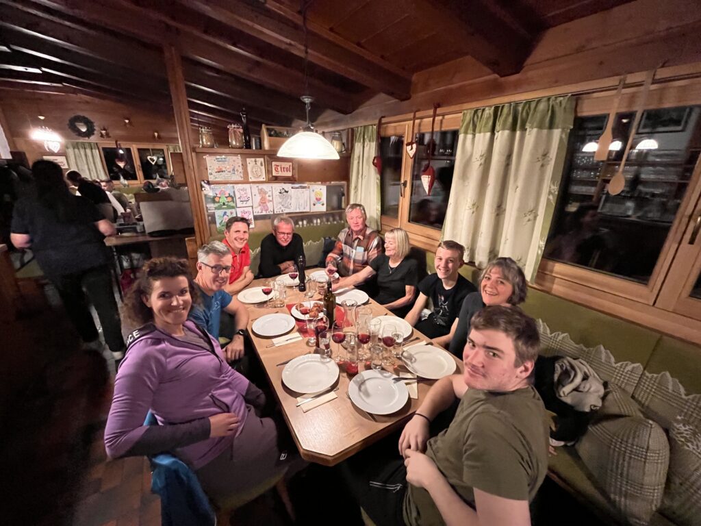 20251108_180332212_iOS