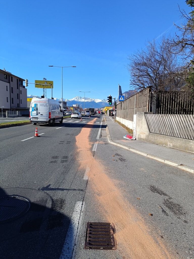 FBFA5F82-5A17-4C80-BDC3-F1BF0C2AE57B